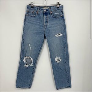 Levi's signature premium wedgie straight mom jeans light wash destroyed
